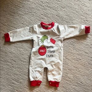 Gender Neutral Baby Grinch Christmas pajamas 12-18M NWOT Christmas